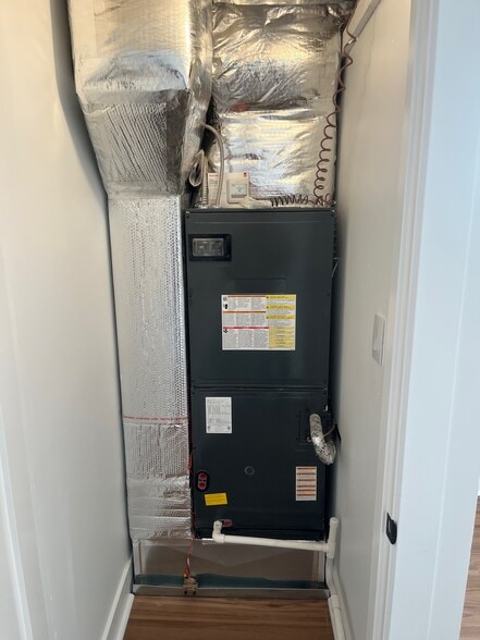 More Photos Of 763 S 4th St, Philadelphia Storefront Retail Office For Lease