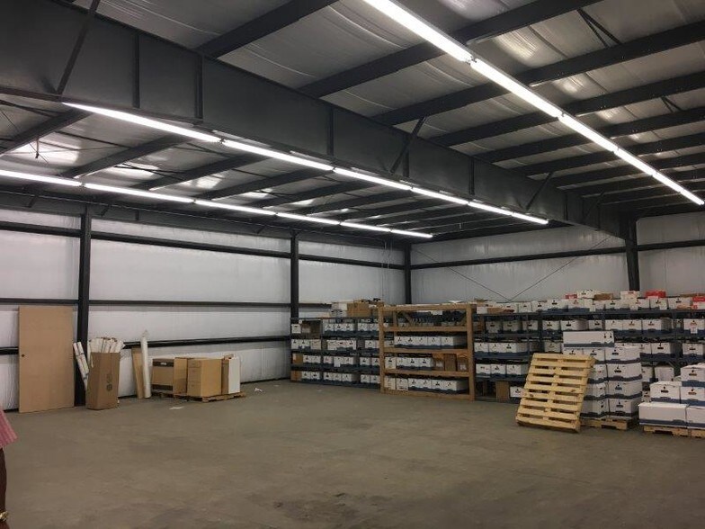 More Photos Of 4314 7th St, Moline Warehouse For Sale