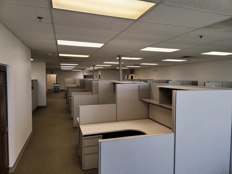 More Photos Of 284-306 Lafayette St, London Freestanding For Lease