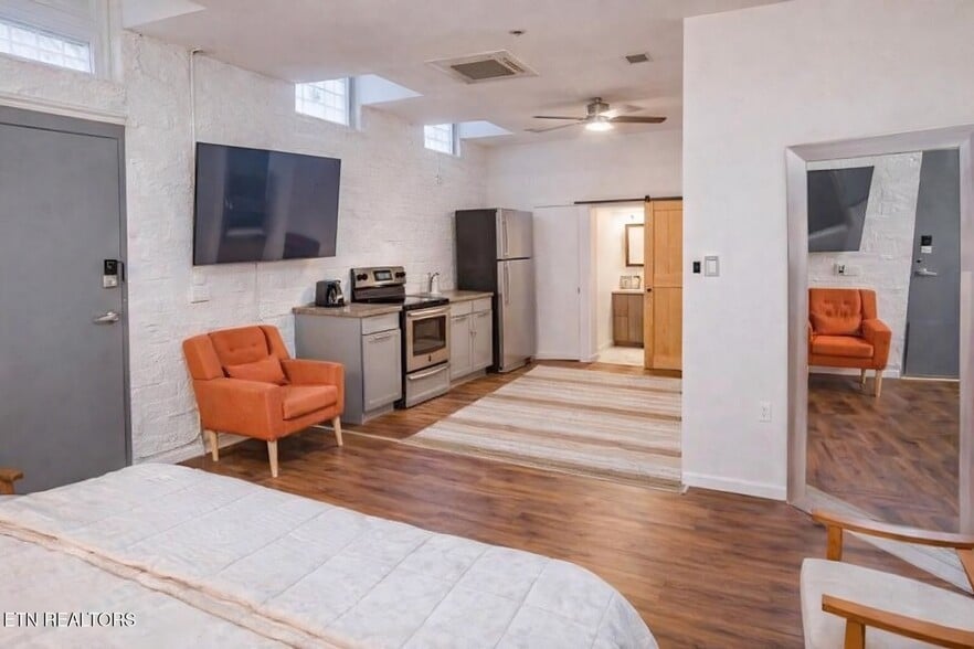 More Photos Of 145 S Gay St, Knoxville Restaurant For Sale