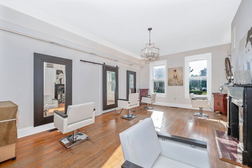 More Photos Of 509 S Market St, Frederick Freestanding For Sale