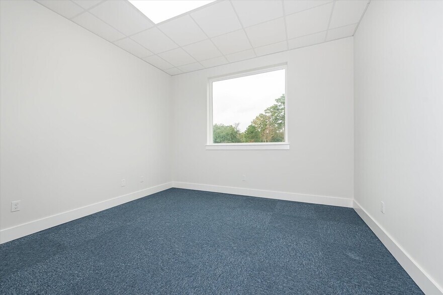 More Photos Of 14547 Lake Business Dr, Conroe Medical For Lease