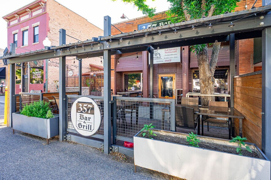 More Photos Of 235 S Main St, Palisade Restaurant For Sale