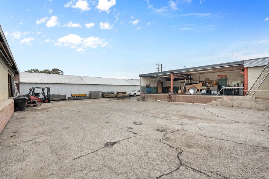 More Photos Of 491 W Rialto Ave, Rialto Manufacturing For Sale