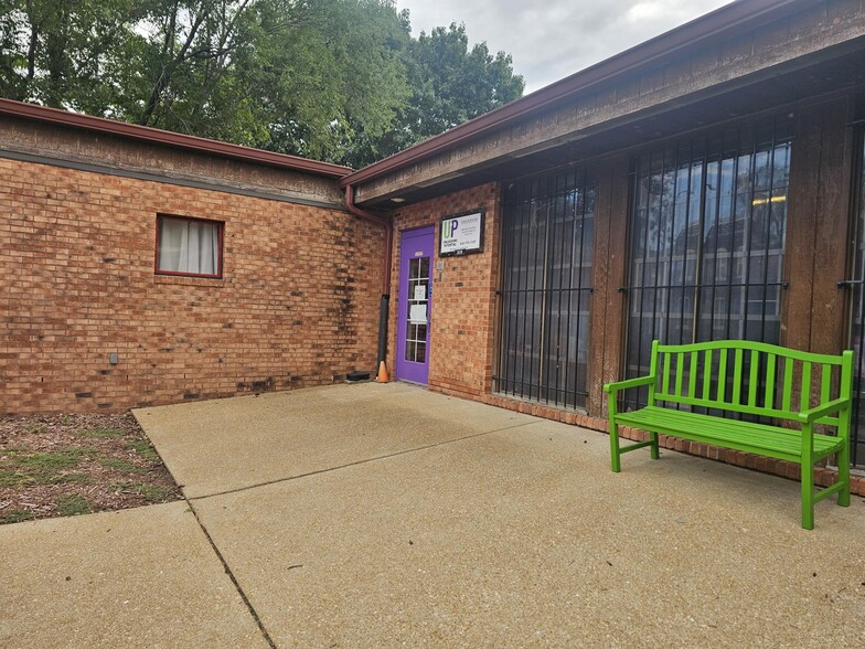 More Photos Of 2800 Caroline St, Saint Louis Specialty For Sale