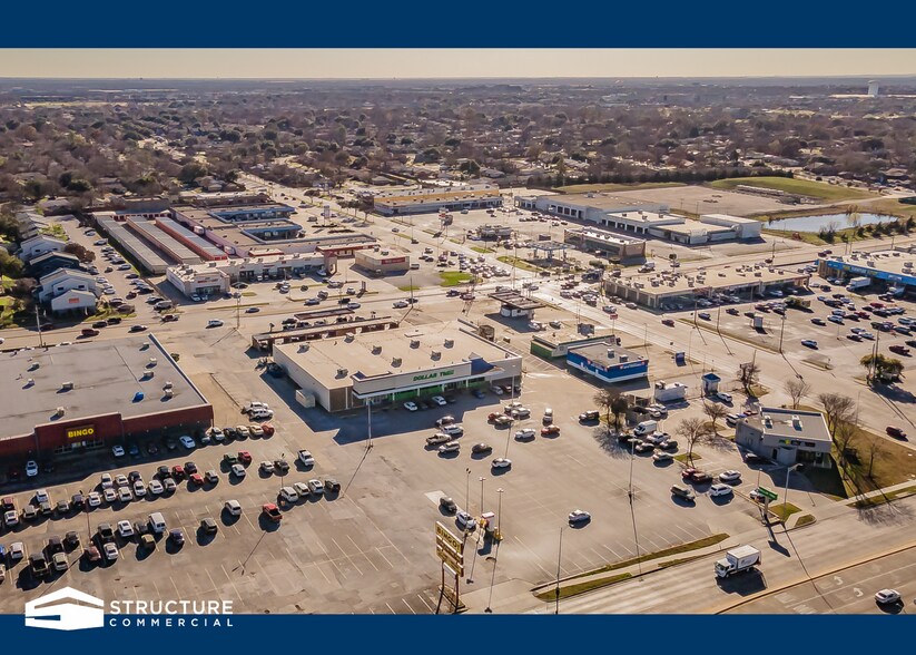 More Photos Of 908 E Pioneer Pky, Arlington Freestanding For Lease