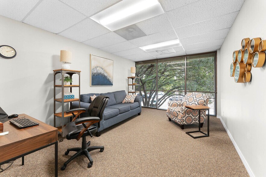 More Photos Of 8330-8350 Meadow Rd, Dallas Office For Sale