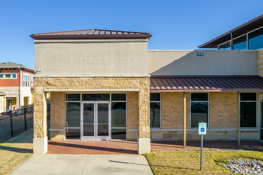More Photos Of 3915 Mcdermott Rd, Plano Storefront Retail Office For Sale
