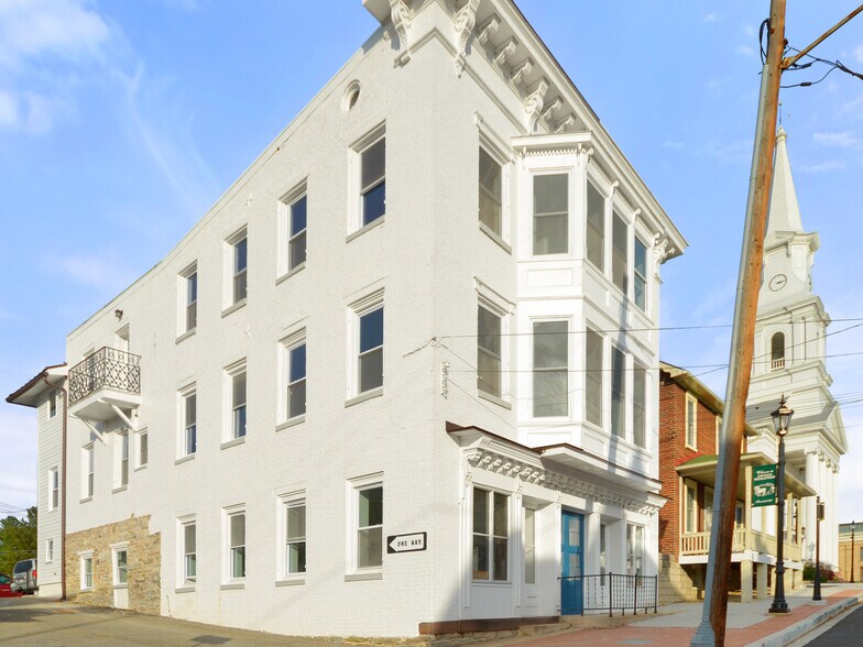 More Photos Of 123 W Main St, Middletown Storefront Retail Office For Lease