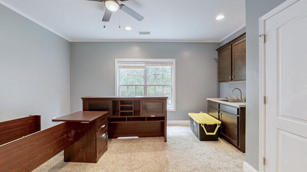 More Photos Of 239 Veterans Pky, Murfreesboro Office For Sale