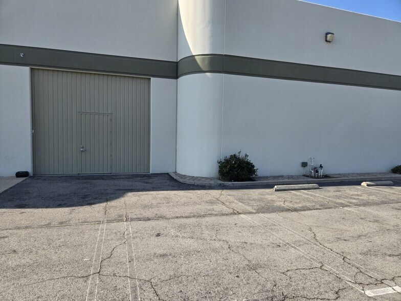 More Photos Of 9701-9741 Canoga Ave, Chatsworth Warehouse For Lease