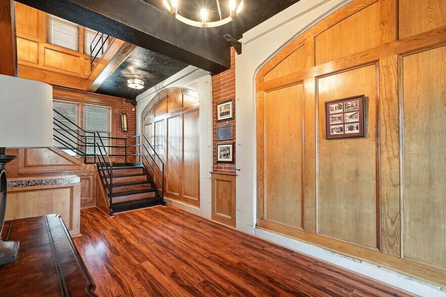 More Photos Of 441 Butternut St, Abilene Office For Sale