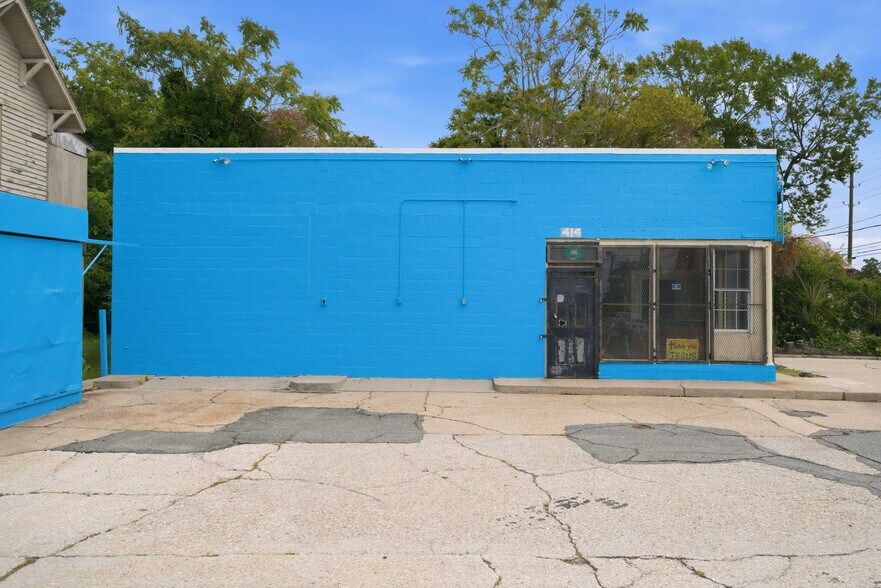 More Photos Of 414 S John St, Goldsboro General Retail For Sale