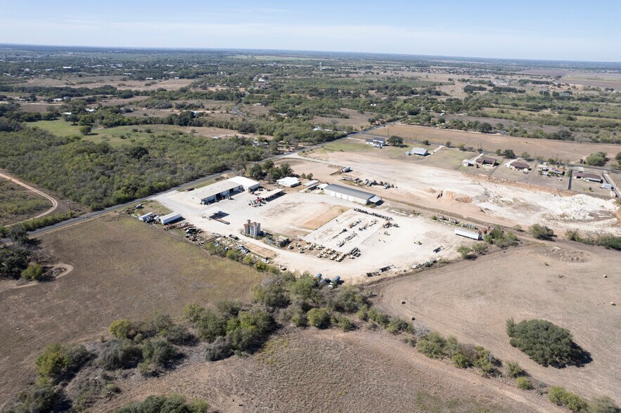 More Photos Of 14685 Old Frio City Rd, Lytle Warehouse For Sale