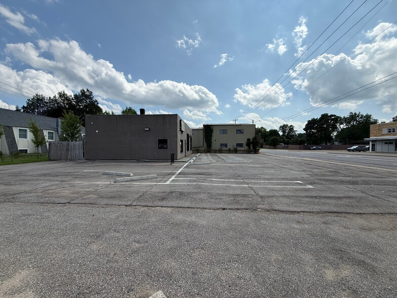 More Photos Of 190 20th St N, Battle Creek Freestanding For Sale