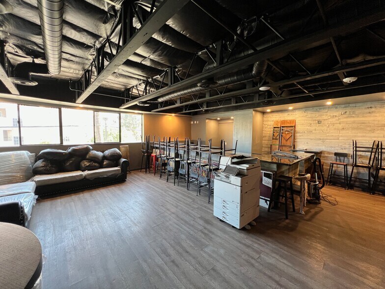 More Photos Of 7341 E 6th Ave, Scottsdale Restaurant For Lease