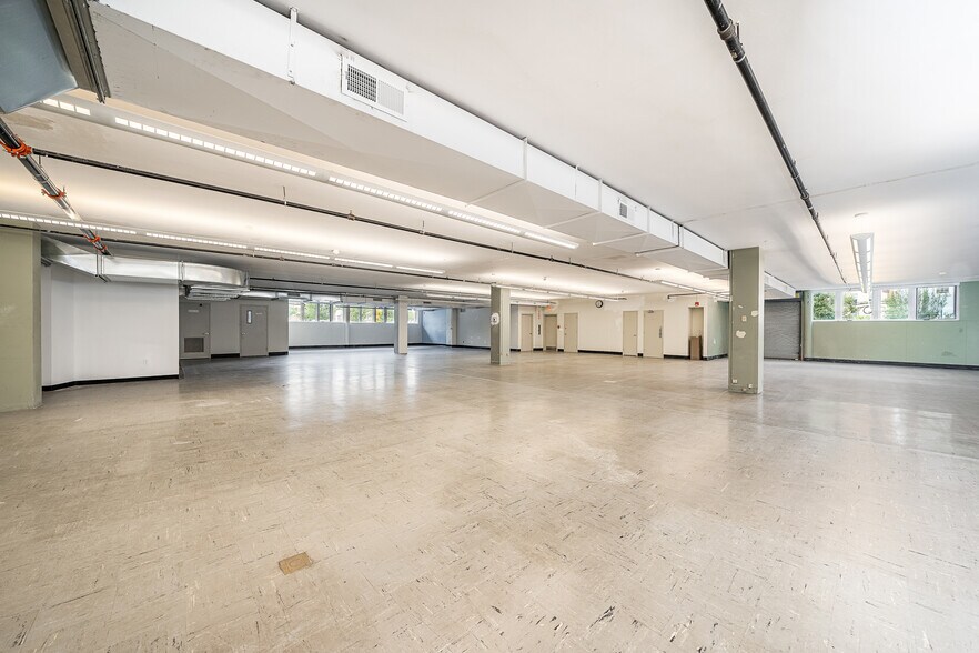 More Photos Of 2000 West St, Union City Office Residential For Lease