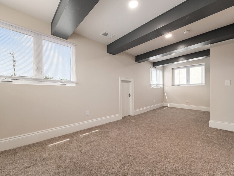 More Photos Of 1029 E Livingston Ave, Columbus Storefront Retail Residential For Sale