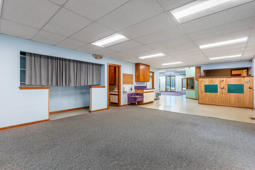 More Photos Of 71 Marco Ln, Washington Township Medical For Sale