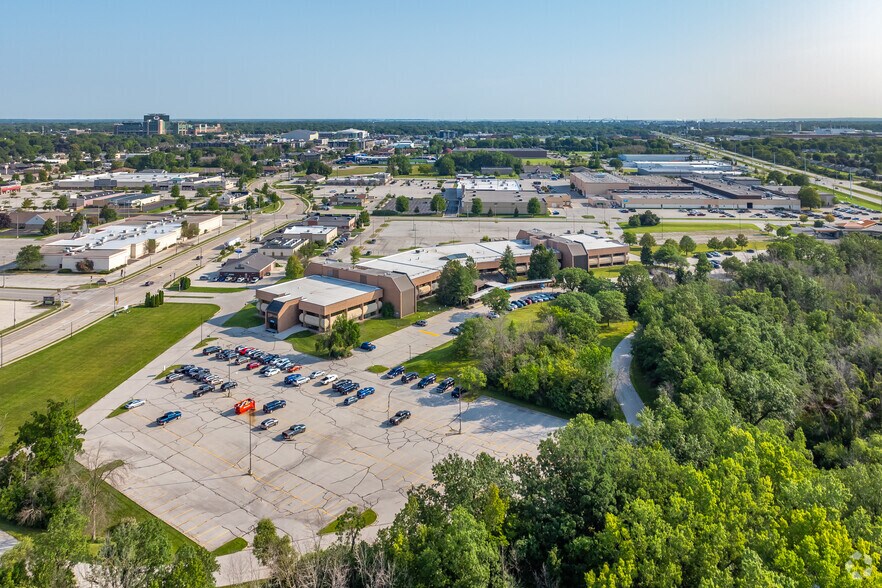 More Photos Of 700 Pilgrim Way, Green Bay Loft Creative Space For Lease