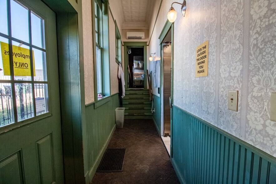 More Photos Of 423 S Cascade, Fergus Falls Freestanding For Sale