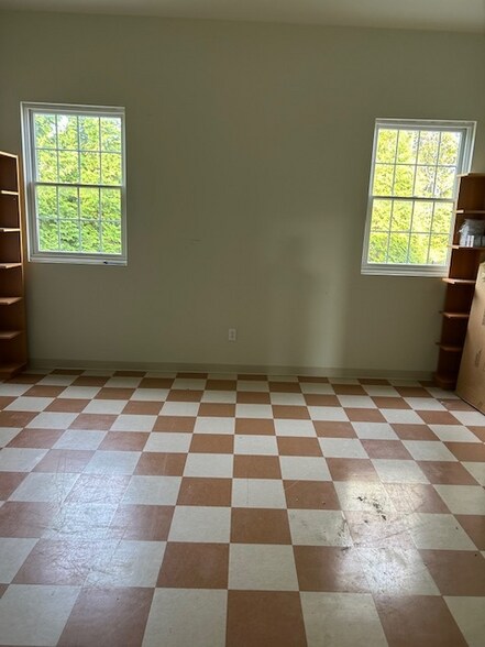 More Photos Of 920 West Chester Pike, Havertown Office For Lease