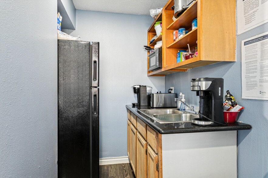 More Photos Of 3300 Garden Oaks Dr, New Orleans Apartments For Sale