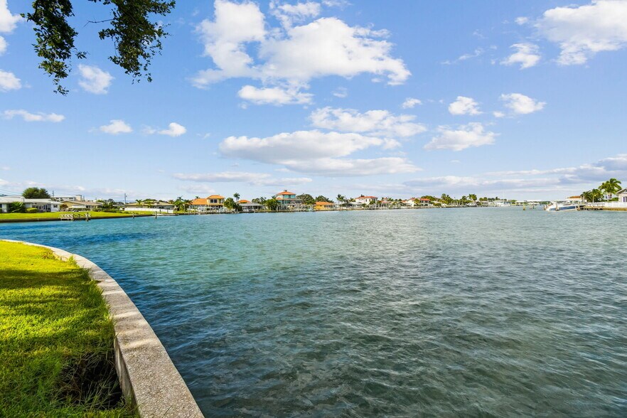 More Photos Of 425 Island way, Clearwater Land For Sale