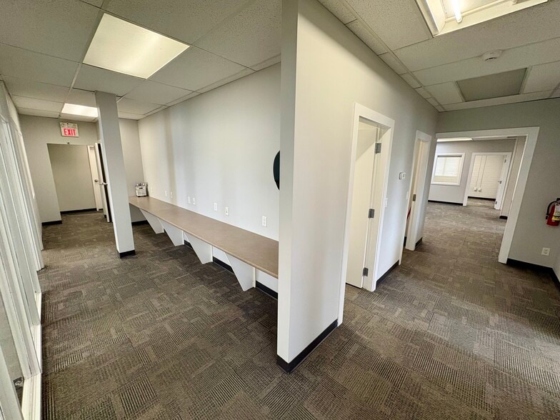 More Photos Of 204-218 Blue Mountain St, Coquitlam Office For Lease