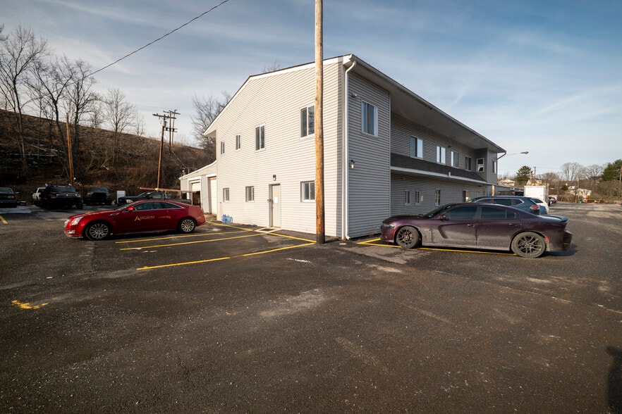 More Photos Of 400 Railroad St, Pittsburgh Warehouse For Lease