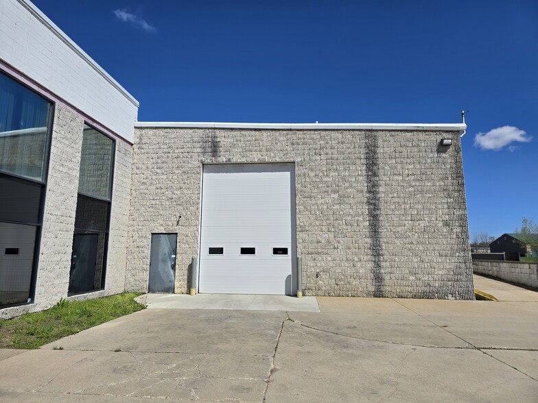 More Photos Of 8310 Airport Hwy, Holland Warehouse For Sale