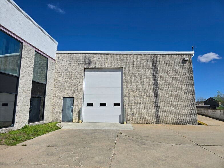 More Photos Of 8342 Airport Hwy, Holland Warehouse For Sale