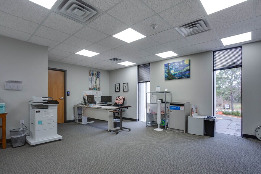 More Photos Of 3610 Bush St, Raleigh Medical For Lease