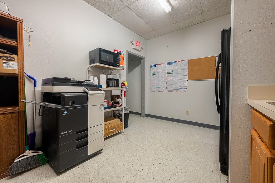 More Photos Of 208-214 E X St, Deer Park Medical For Lease