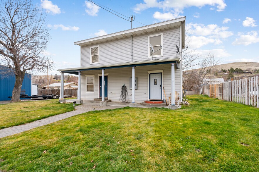 More Photos Of 140 S Chase St, Heppner Apartments For Sale