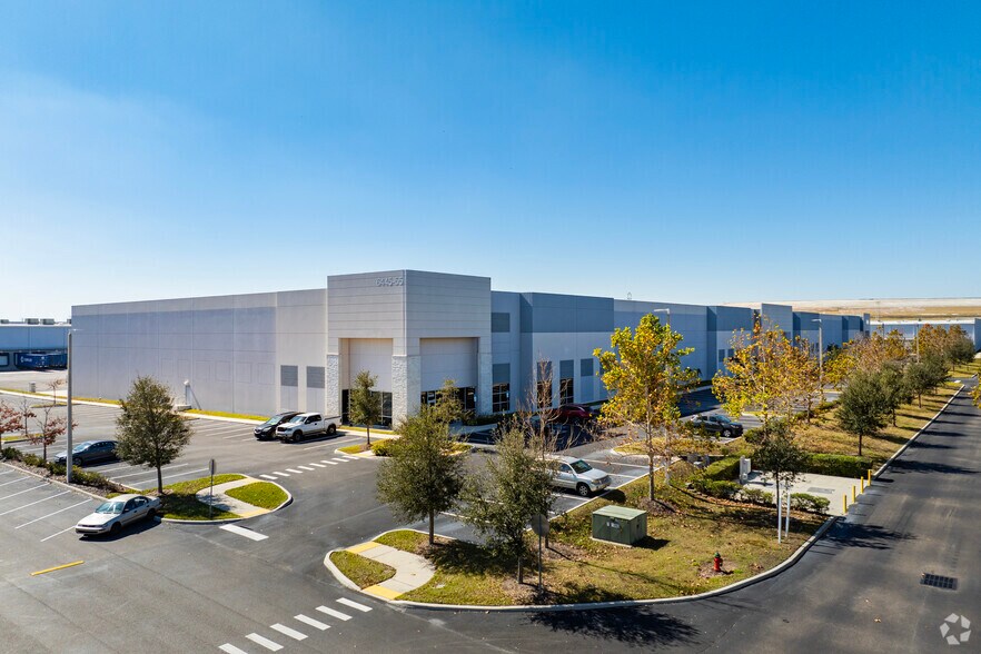 More Photos Of 6469 S Falkenburg Rd, Riverview Unknown For Lease