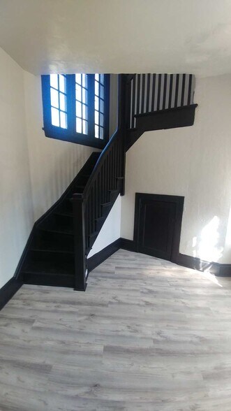 More Photos Of 815 McClure St, Munhall Apartments For Sale