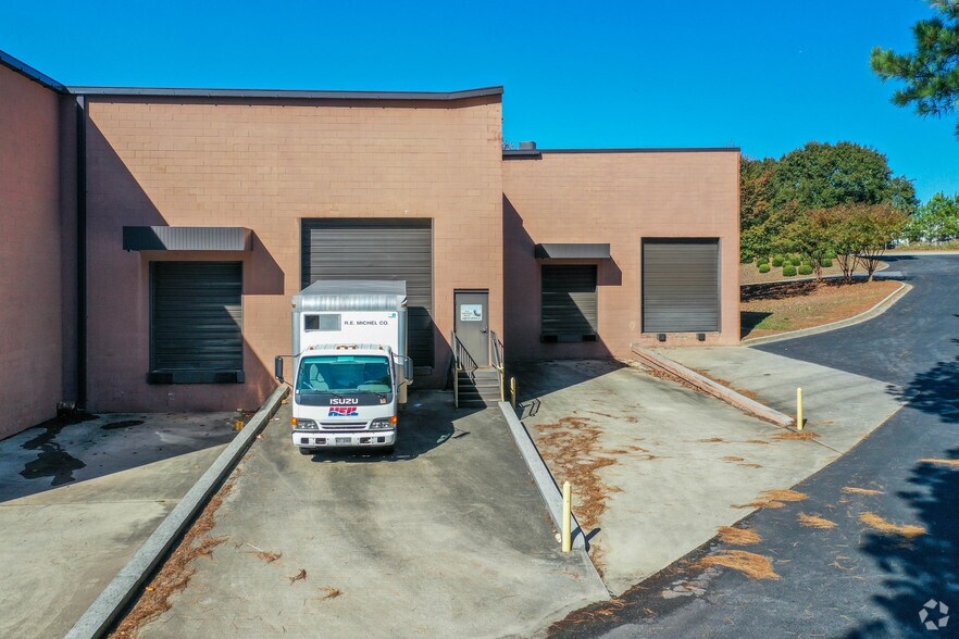 More Photos Of 825 Progress Center Ave, Lawrenceville Warehouse For Lease