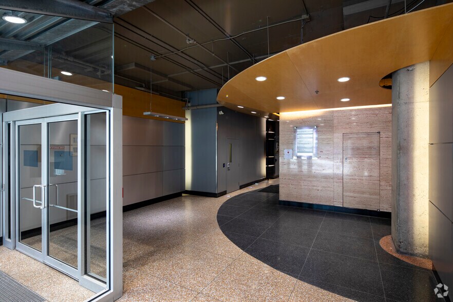 More Photos Of 410 Adelaide St W, Toronto Loft Creative Space For Lease