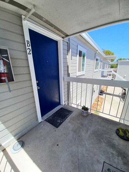 More Photos Of 7259 S Land Park Dr, Sacramento Apartments For Sale