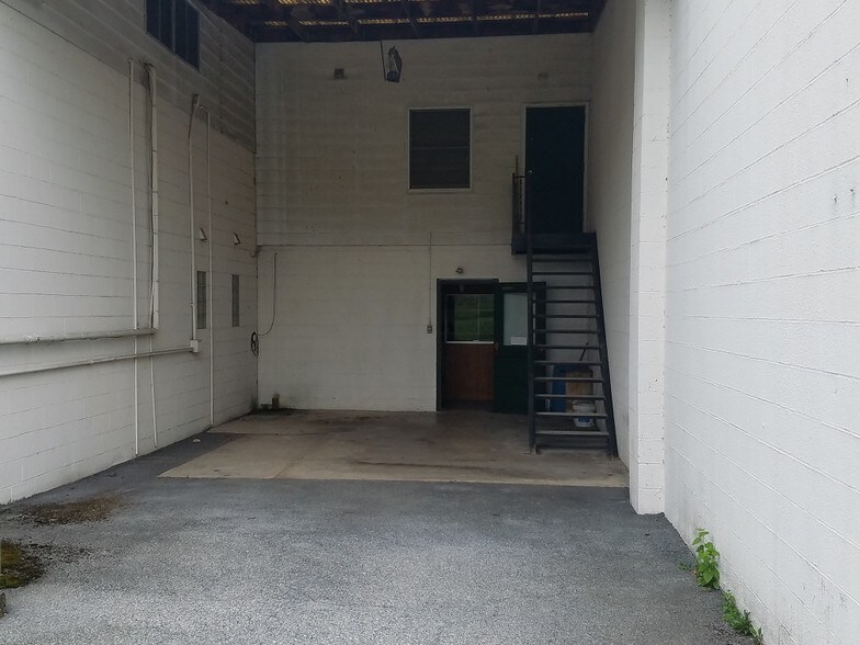 More Photos Of 19 1st St, Virginville Manufacturing For Sale