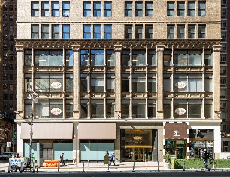 More Photos Of 575 8th Ave, New York Office For Lease