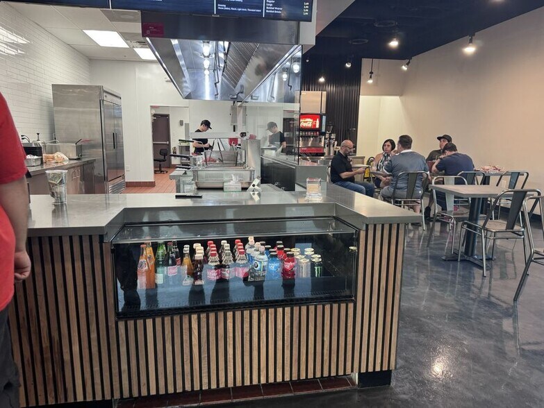 More Photos Of 1025 N 67th Ave, Phoenix Freestanding For Sale