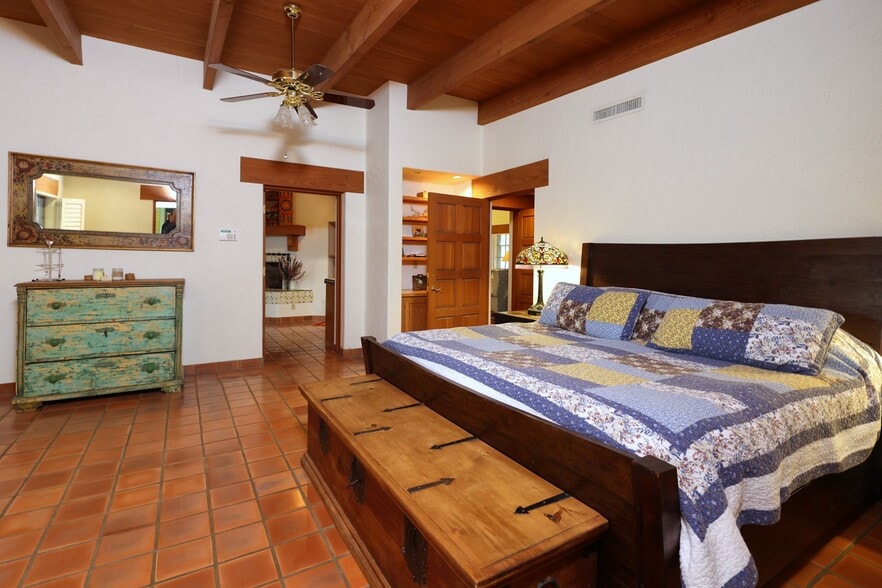 More Photos Of 13105 E Placita Las Avenas, Tucson Horse Stables For Sale