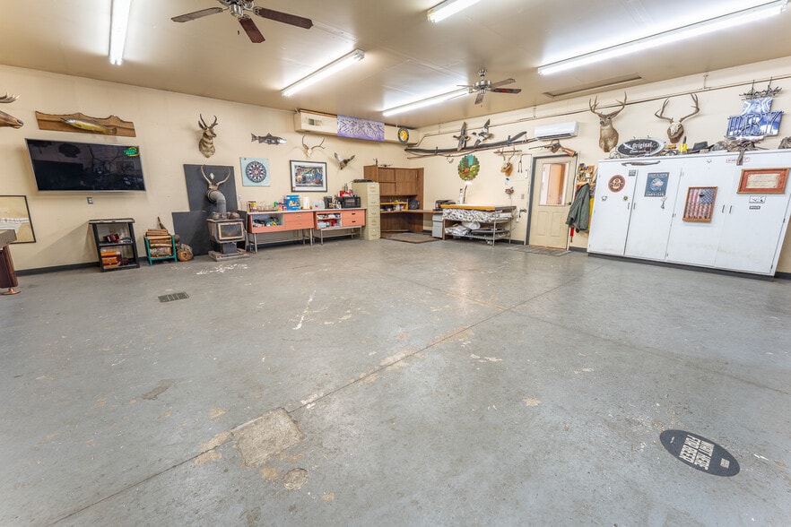 More Photos Of 30046 Federal Ln, Eugene Warehouse For Sale