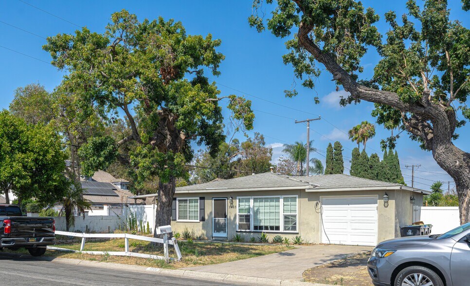 More Photos Of 4301 W Lilac Ave, Santa Ana Multifamily For Sale