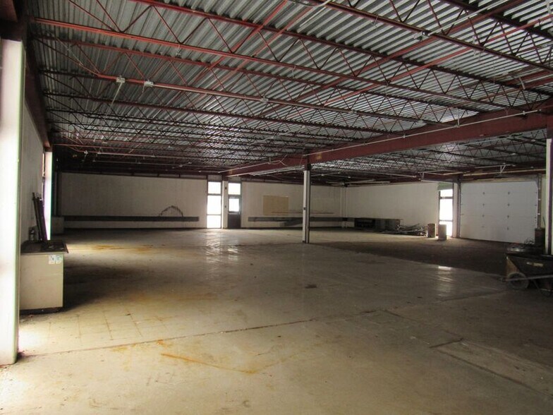 More Photos Of 201 Hoovertown Rd, Penfield Flex For Sale