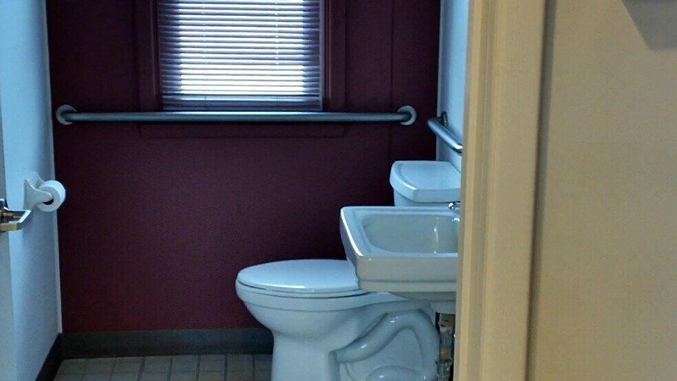 More Photos Of 3922 Seneca St, Buffalo Office For Lease