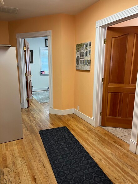 More Photos Of 137 Mt Rose St, Reno Office Residential For Lease