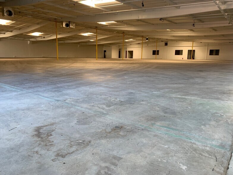 More Photos Of 1096 W Rialto Ave, San Bernardino Warehouse For Lease